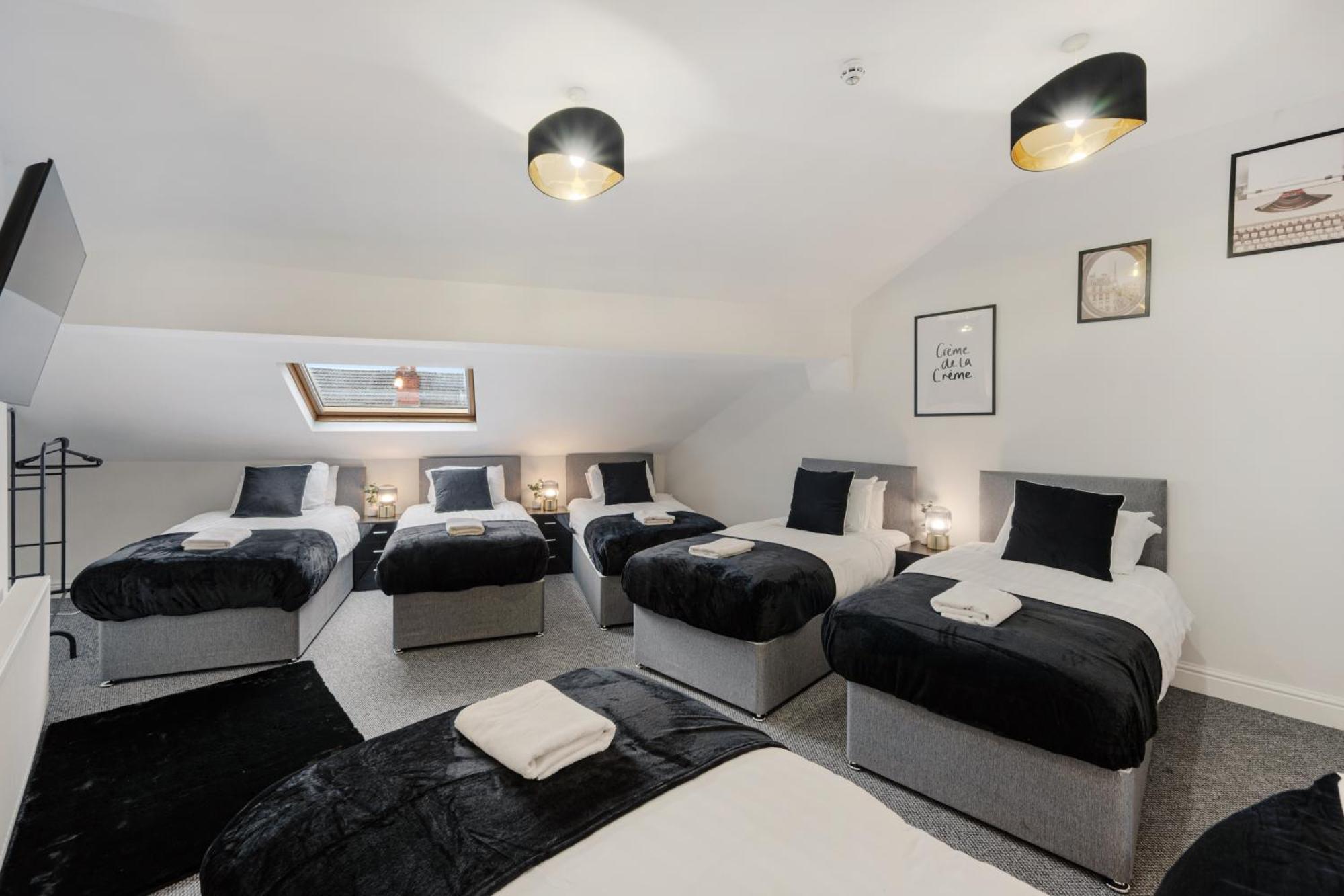 Anfield Cosy Stays - Air Host & Stay - Sleeps 14 Liverpool Exterior photo