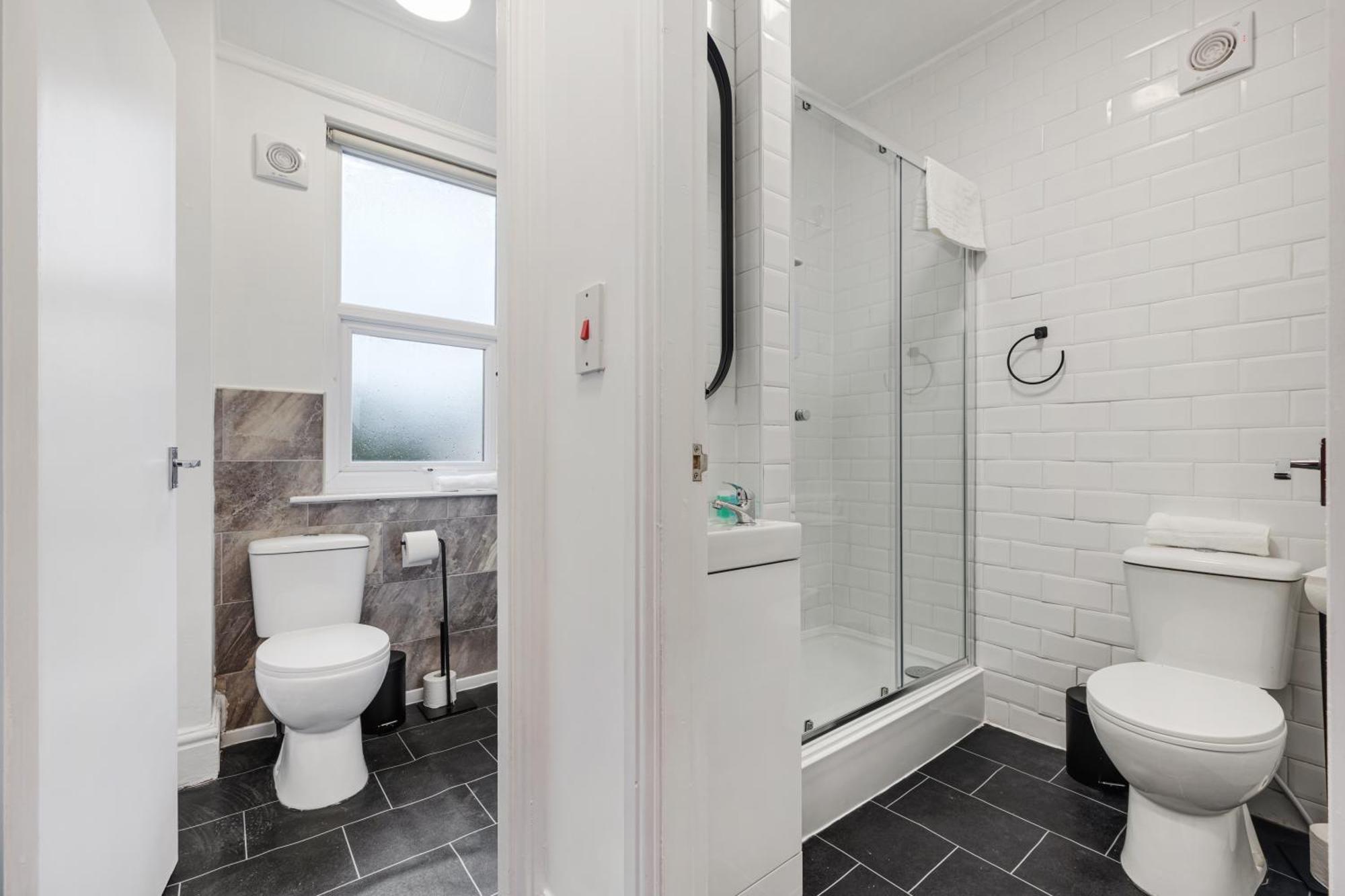 Anfield Cosy Stays - Air Host & Stay - Sleeps 14 Liverpool Exterior photo