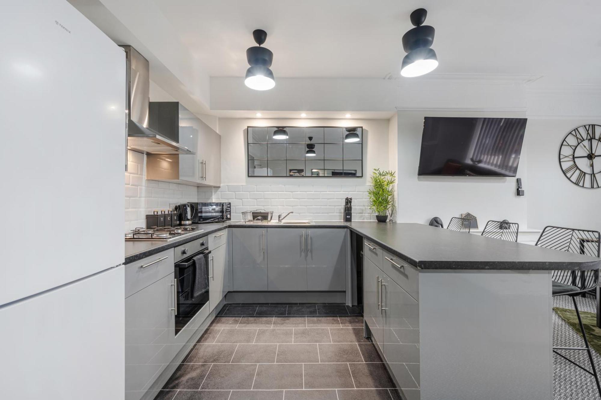 Anfield Cosy Stays - Air Host & Stay - Sleeps 14 Liverpool Exterior photo