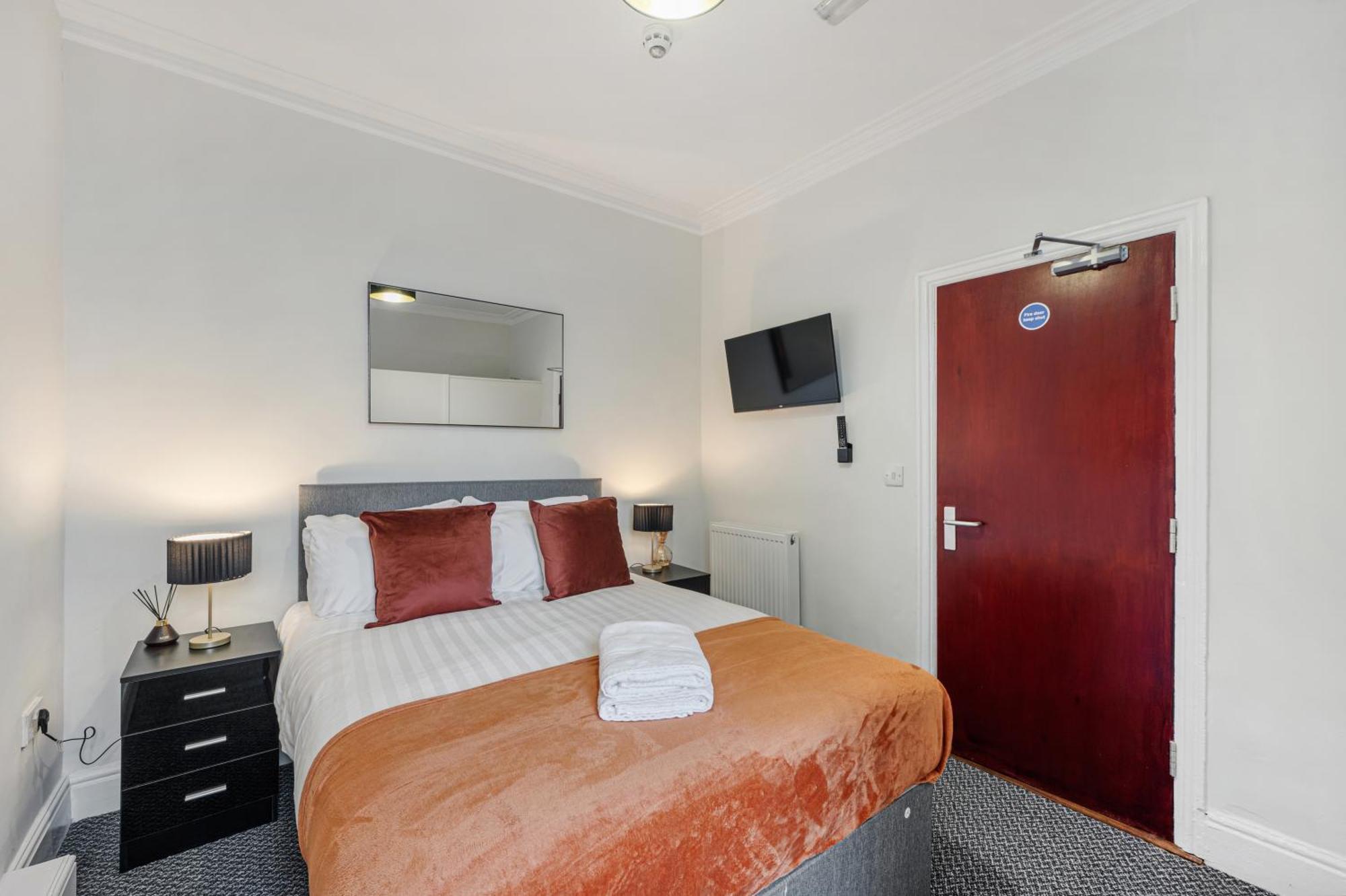Anfield Cosy Stays - Air Host & Stay - Sleeps 14 Liverpool Exterior photo