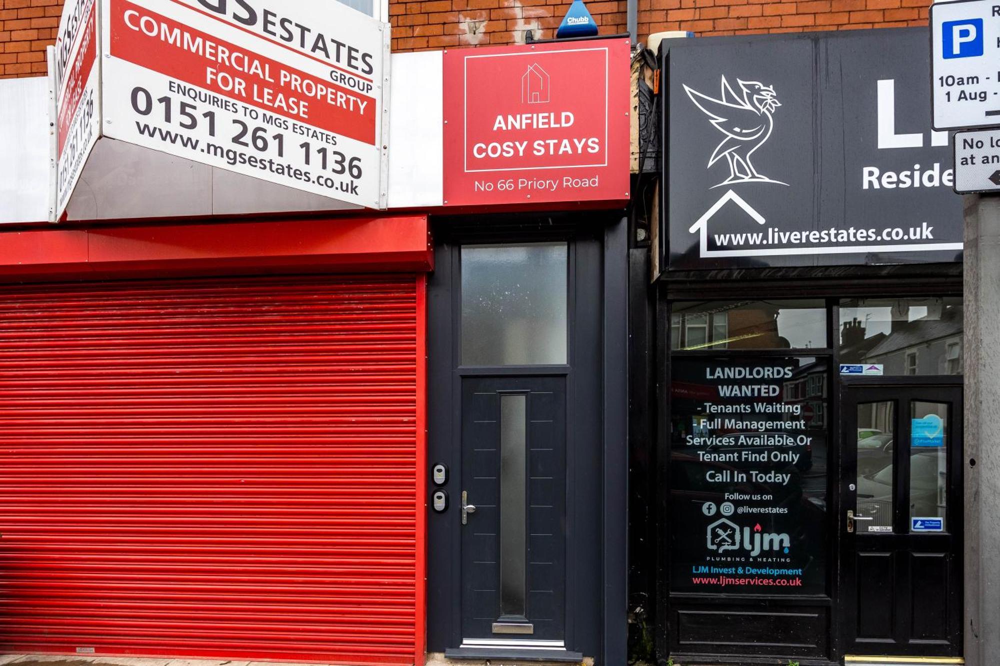 Anfield Cosy Stays - Air Host & Stay - Sleeps 14 Liverpool Exterior photo